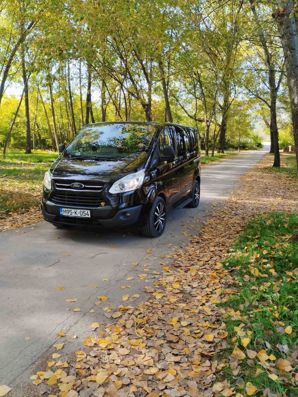 Kombi Tref Travel d.o.o. Mostar na putu tokom grupnog transfera iz Mostara